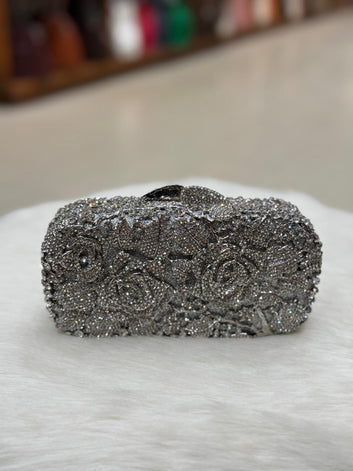 METAL FANCY CLUTCH